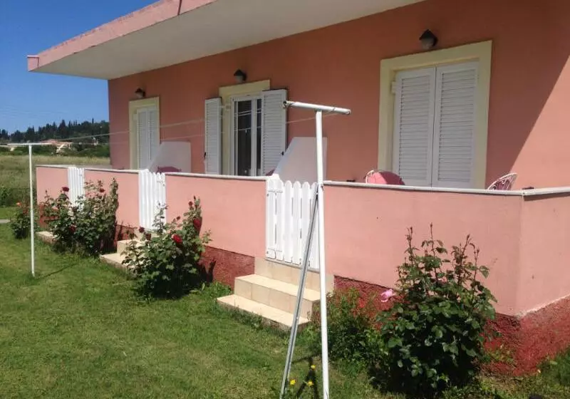Hotelli Kostas Apartments