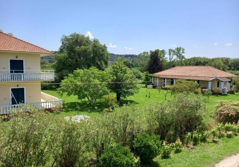 Отель Kostas Apartments