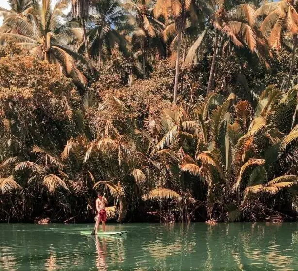 Hotelli Nipa Hut Village