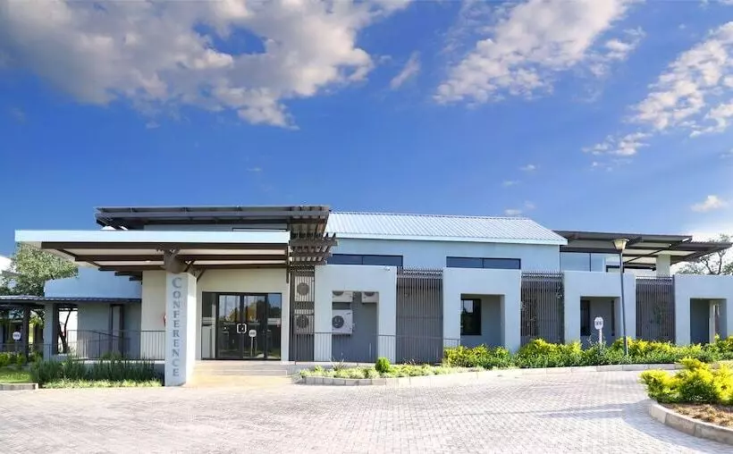 هتل Travelodge Kasane
