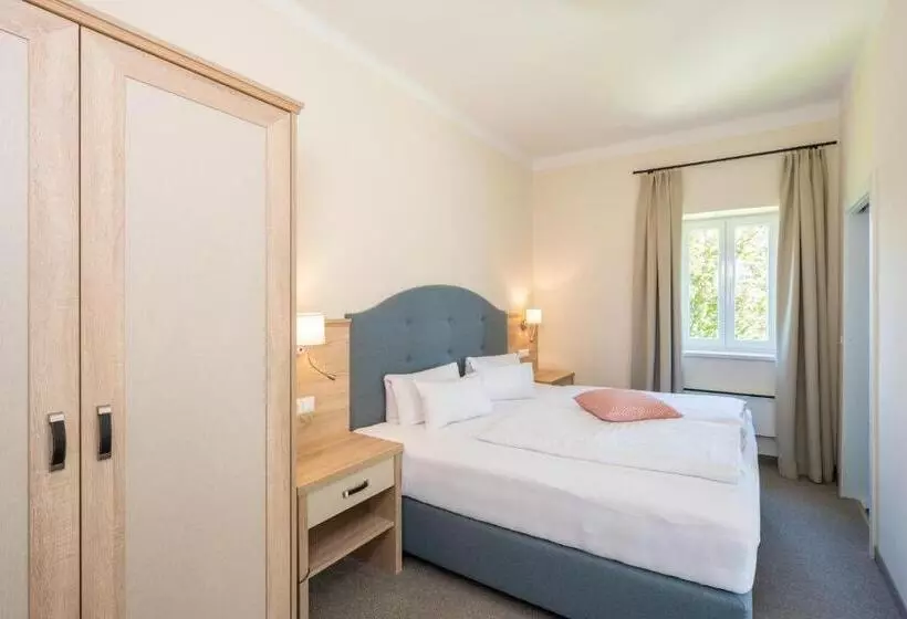 Inselhotel Faakersee
