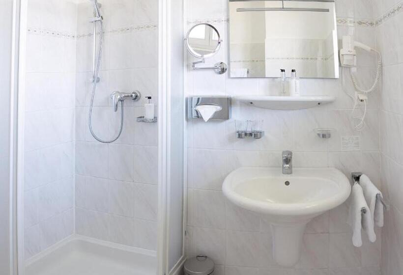 Inselhotel Faakersee