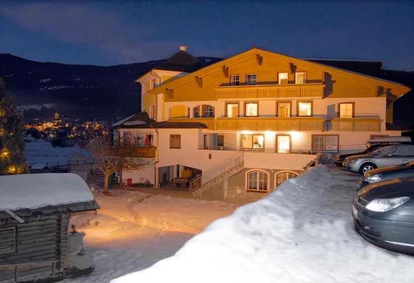 Landhotel Hubengut Bed And Breakfast