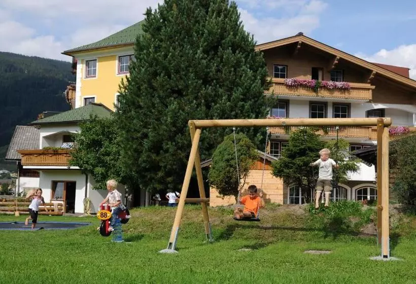 Landhotel Hubengut Bed And Breakfast