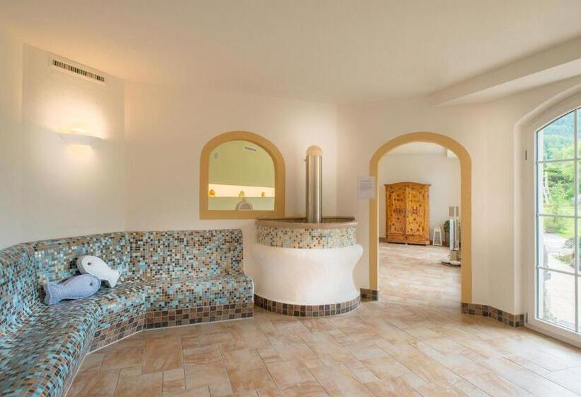 Landhotel Hubengut Bed And Breakfast