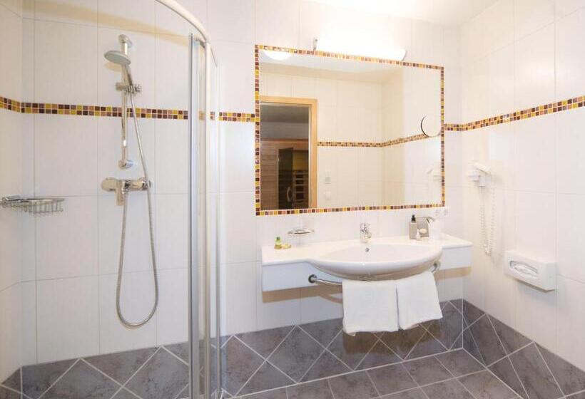 Landhotel Hubengut Bed And Breakfast