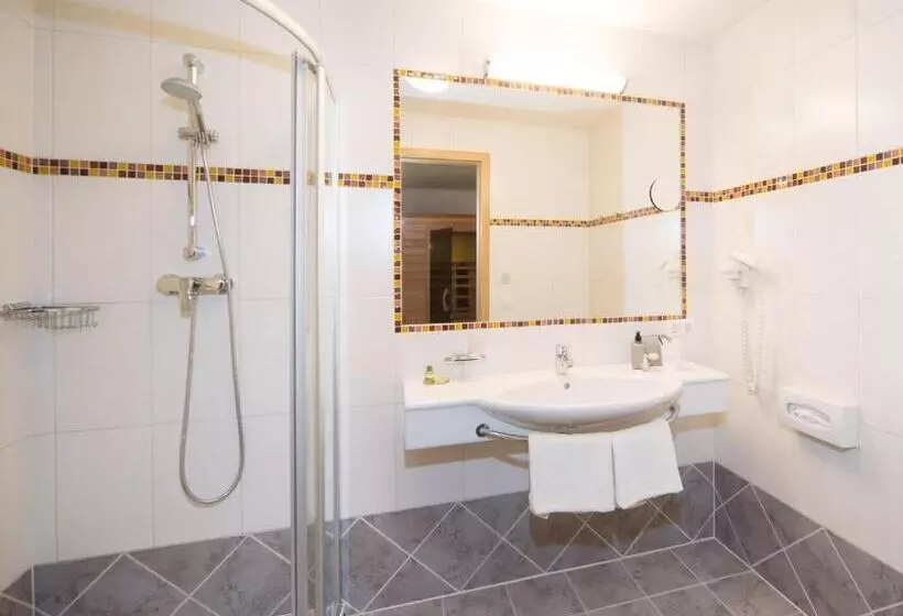 Landhotel Hubengut Bed And Breakfast