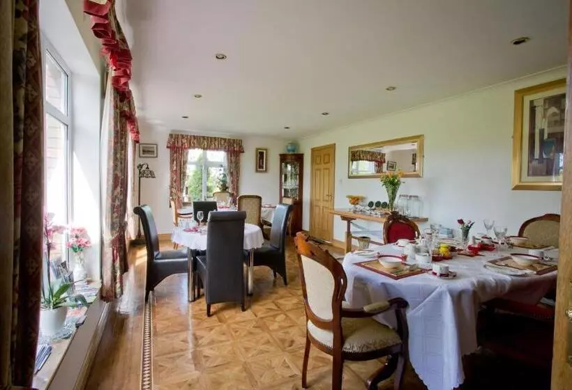 Aamiaismajoitus (B&B) Rosdarrig House