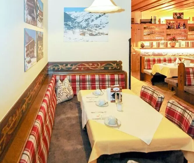 Ski In Ski Out Hotel Unterellmau