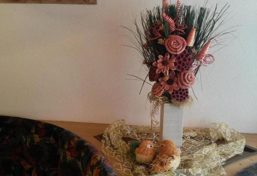 تختخواب و صبحانه Apart Garni La Fontana