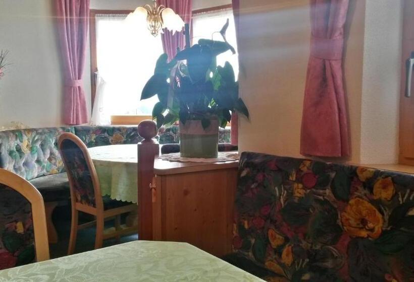 تختخواب و صبحانه Apart Garni La Fontana