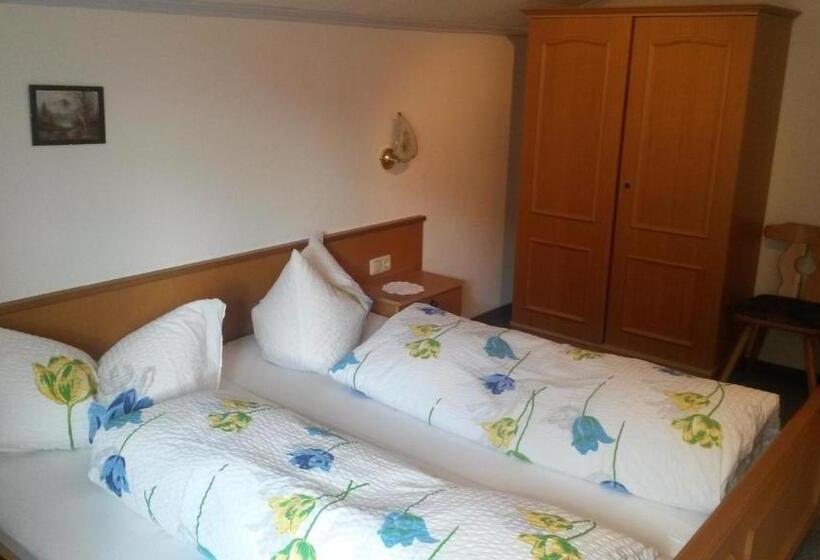 تختخواب و صبحانه Apart Garni La Fontana