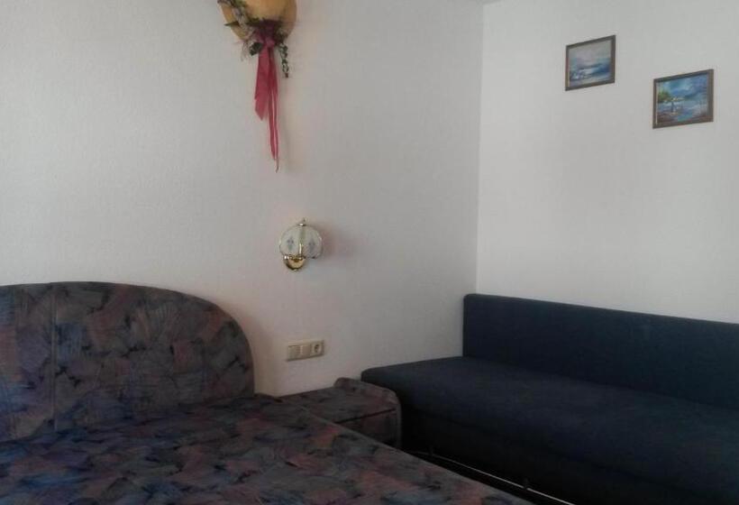 تختخواب و صبحانه Apart Garni La Fontana