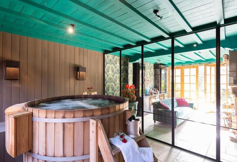 تختخواب و صبحانه Exclusive Suites The Secret Garden