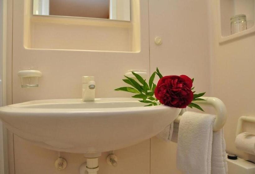 مبيت وإفطار Gästehaus Bernhard