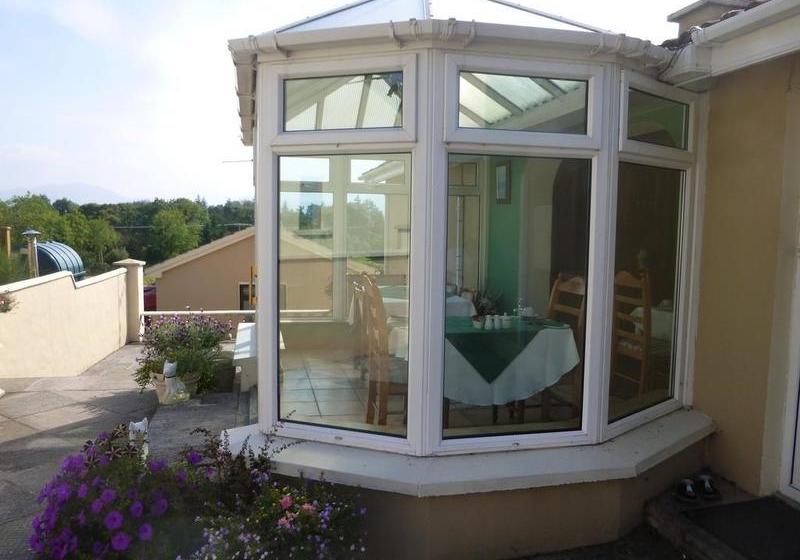 Bed and Breakfast Reeks View