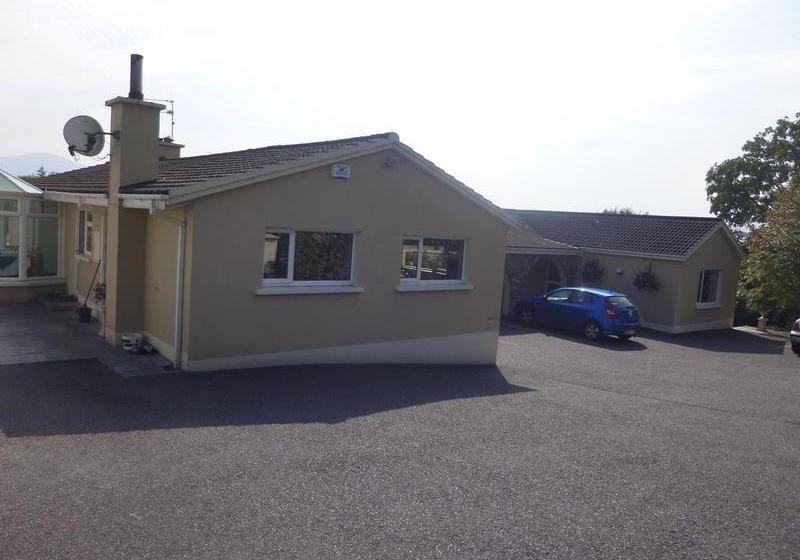 Bed and Breakfast Reeks View