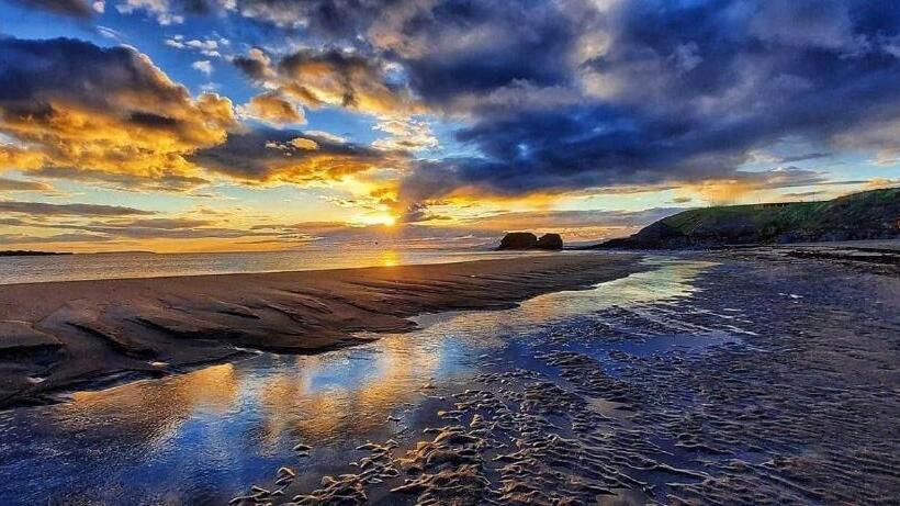 צימר The Gaslight Inn Holiday Apartments & Licenced Restaurant Rossnowlagh