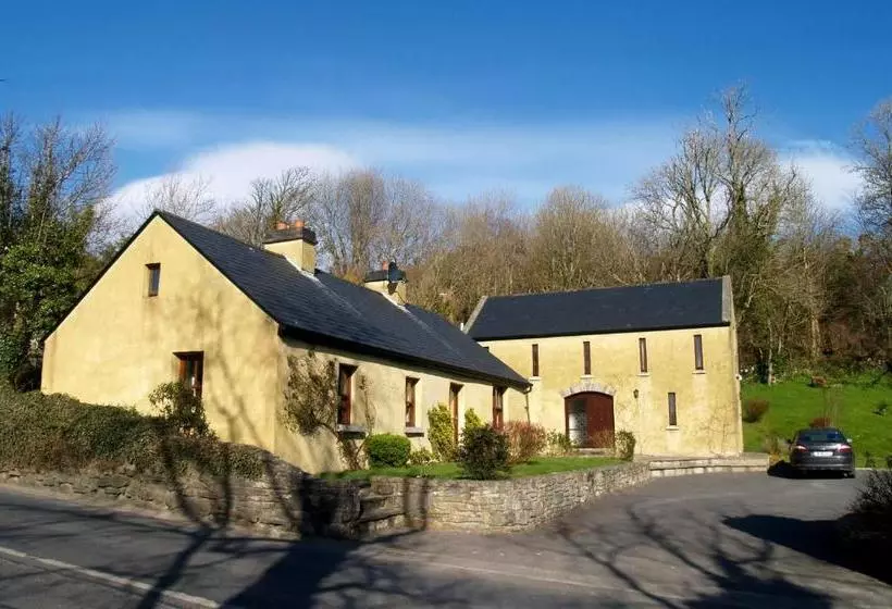 ベッドアンドブレックファースト Woodbine Cottage