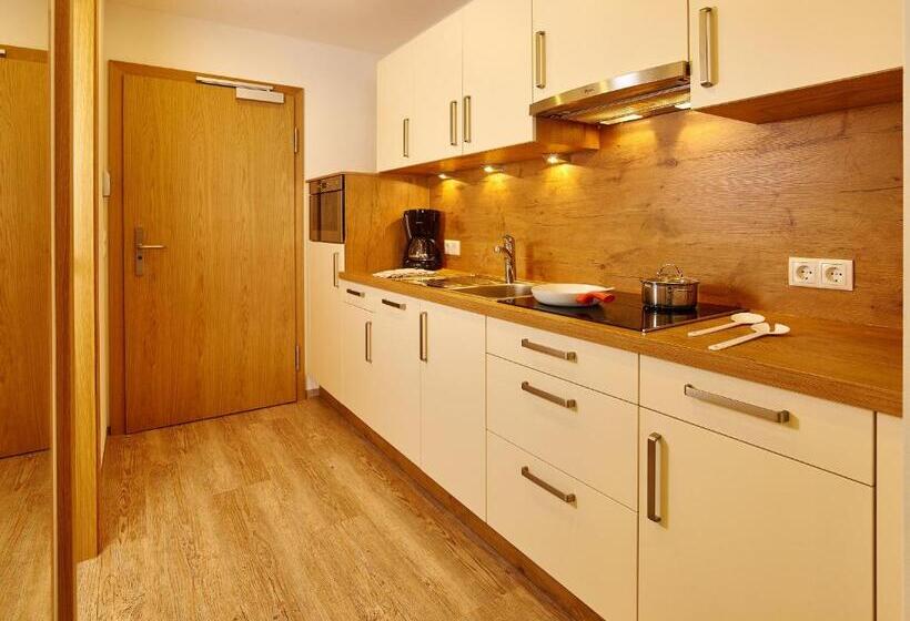 هتل Garni Kristall