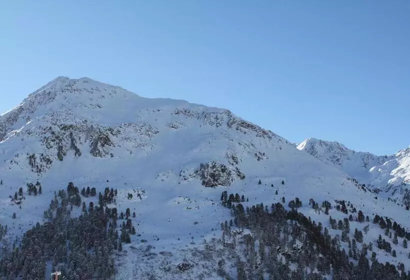 ホテル Garni Kristall