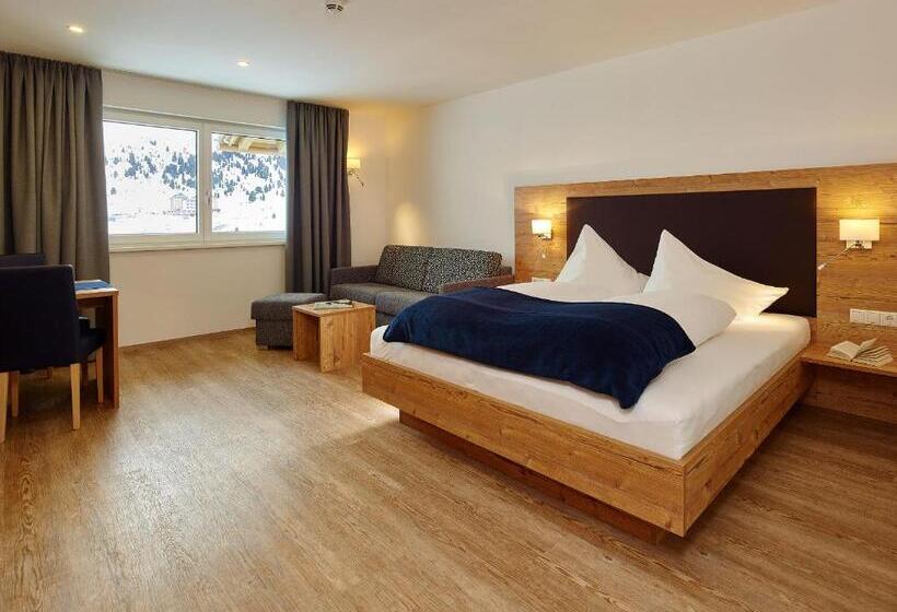 هتل Garni Kristall