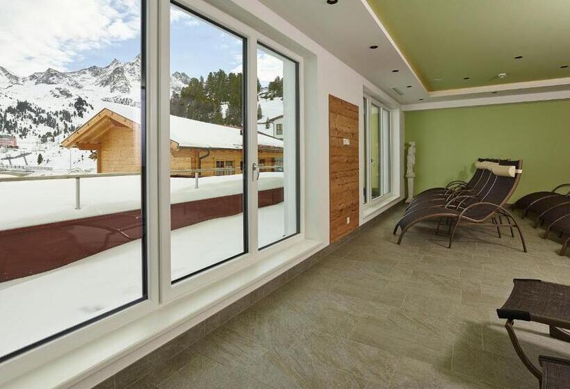 هتل Garni Kristall