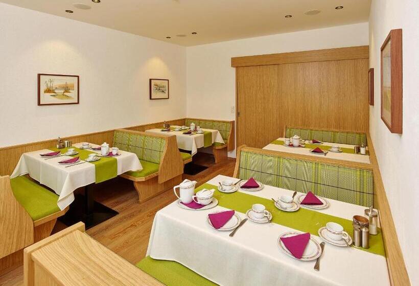 هتل Garni Kristall