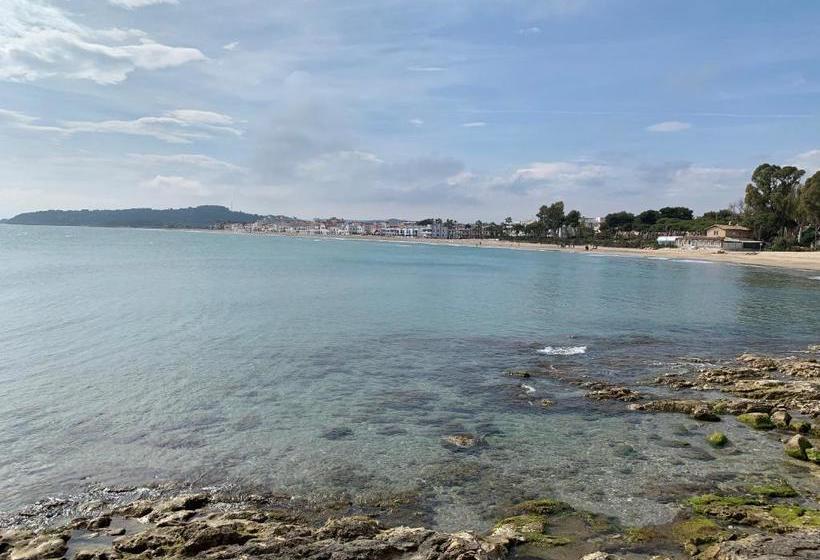 هتل Peralta Adults Only