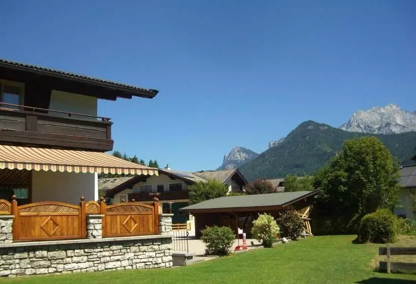ホテル Salzburgerhof Jugend Und Familien