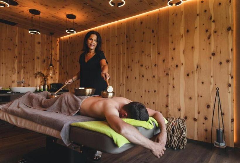 Отель Sportresidenz Zillertal   4 Sterne Superior