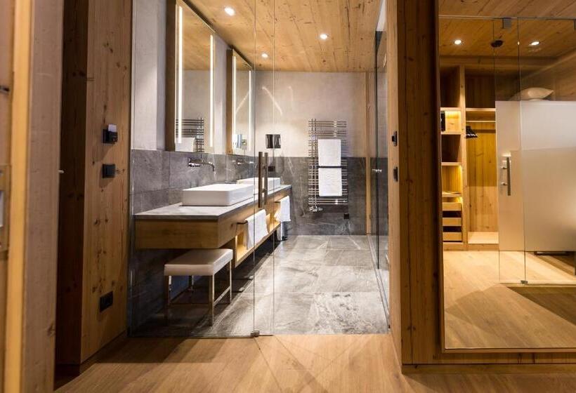 Отель Sportresidenz Zillertal   4 Sterne Superior