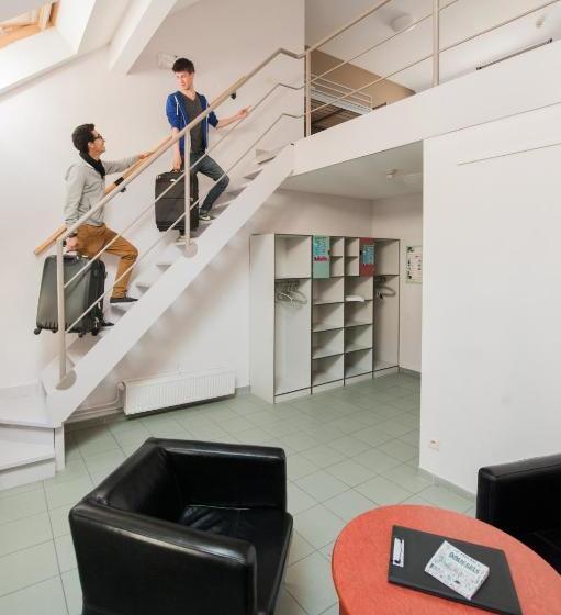 Jacques Brel Youth Hostel