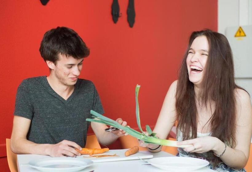 Jacques Brel Youth Hostel