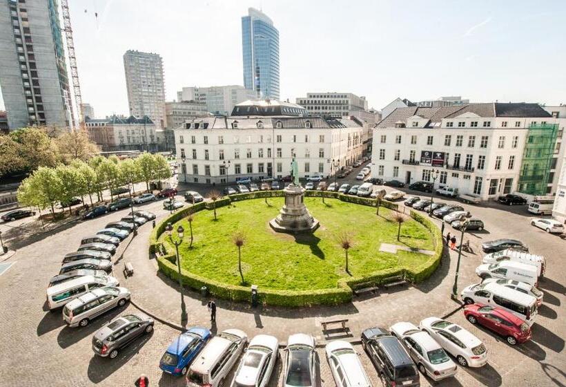 Jacques Brel Youth Hostel