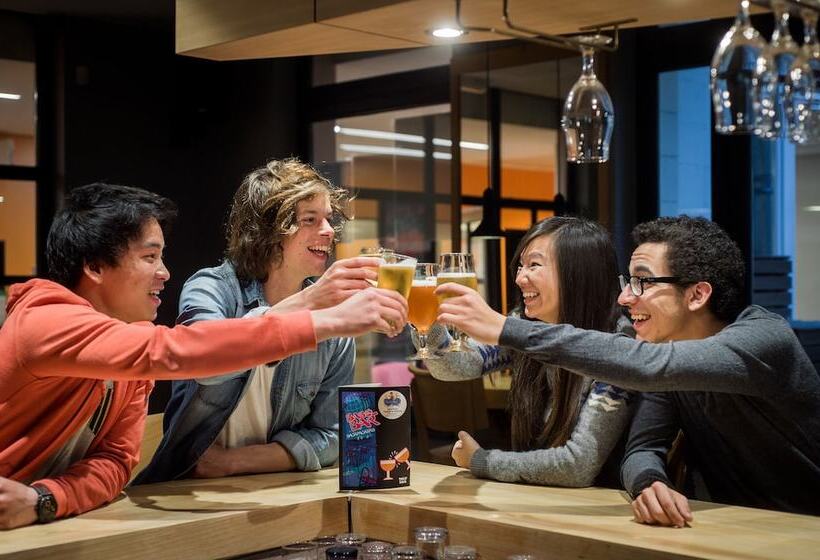 Jacques Brel Youth Hostel