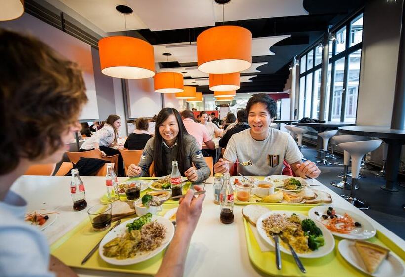 Jacques Brel Youth Hostel