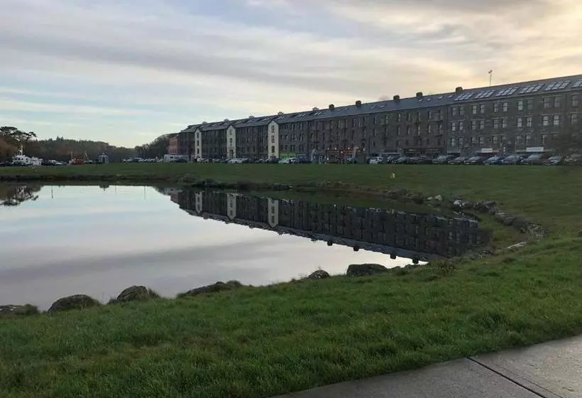 The Waterside B&b