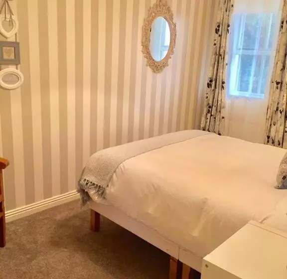 The Waterside B&b