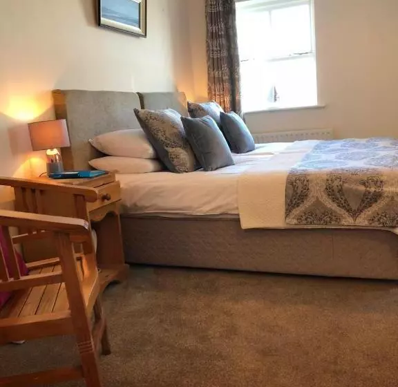 The Waterside B&b