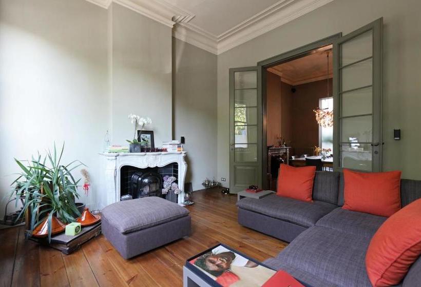 B&b The Patio Houses