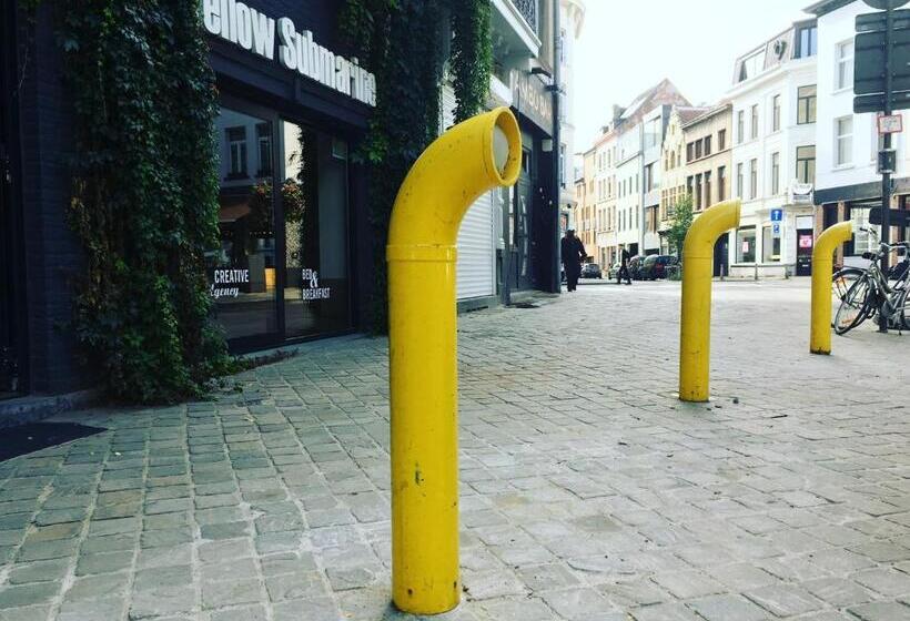 B&b Yellow Submarine