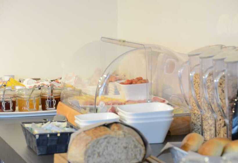 مبيت وإفطار Abalona Hotel & Apartments