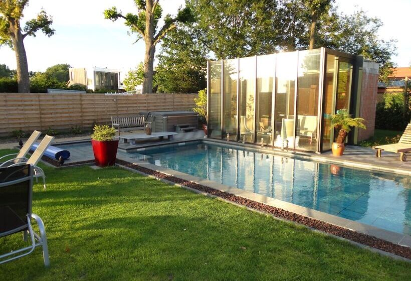 ベッドアンドブレックファースト Art Of Dreams Deluxe 4 Stars