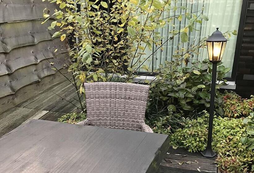 ベッドアンドブレックファースト Art Of Dreams Deluxe 4 Stars