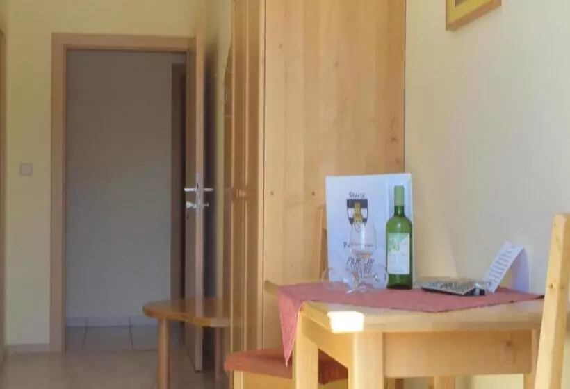Aamiaismajoitus (B&B) Gästezimmer Rieder