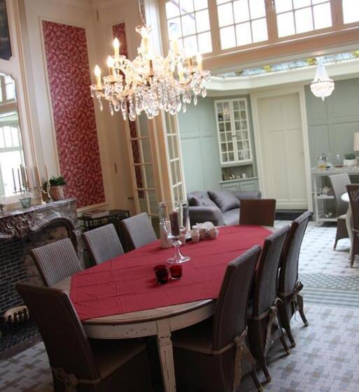 تختخواب و صبحانه La Porte Cochère