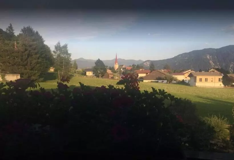 تختخواب و صبحانه Landhaus Mayr