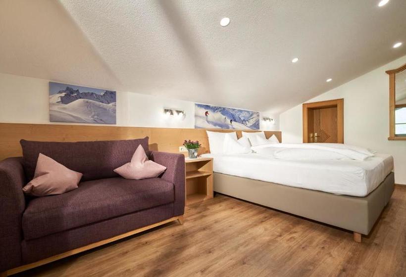 مبيت وإفطار Landhaus Strolz