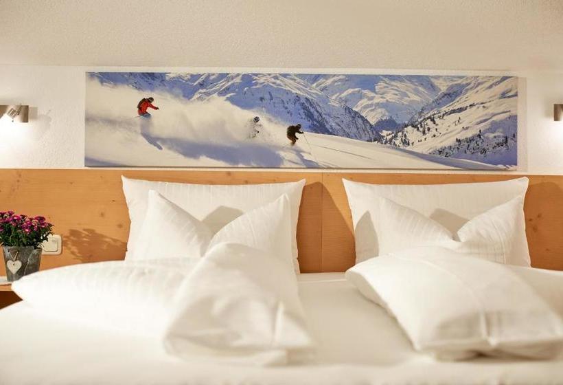 مبيت وإفطار Landhaus Strolz